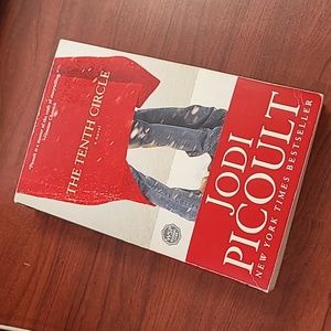 Jodi Picoult paperback edition The Tenth Circle with readers club guide